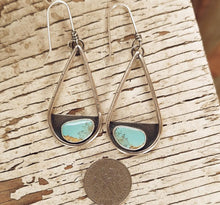 Load image into Gallery viewer, Fluidity Earrings no.2
