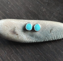 Load image into Gallery viewer, Kingman Turquoise Studs no.5
