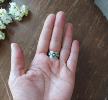 Load image into Gallery viewer, Bloom Ring
