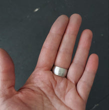 Load image into Gallery viewer, Horizon Ring
