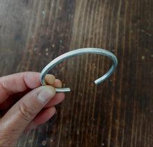 Load image into Gallery viewer, Element Cuff size m/l
