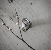 Load image into Gallery viewer, Moon Glow Ring
