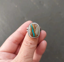 Load image into Gallery viewer, Flow Ring

