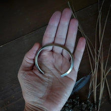 Load image into Gallery viewer, Triangle Element Cuff s/m
