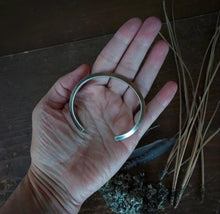 Load image into Gallery viewer, Triangle Element Cuff m/l Can be sized down
