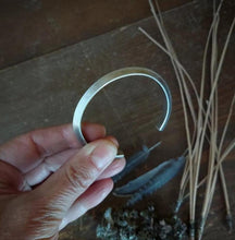 Load image into Gallery viewer, Triangle Element Cuff s/m
