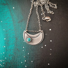 Load image into Gallery viewer, Crescent Moon Necklace
